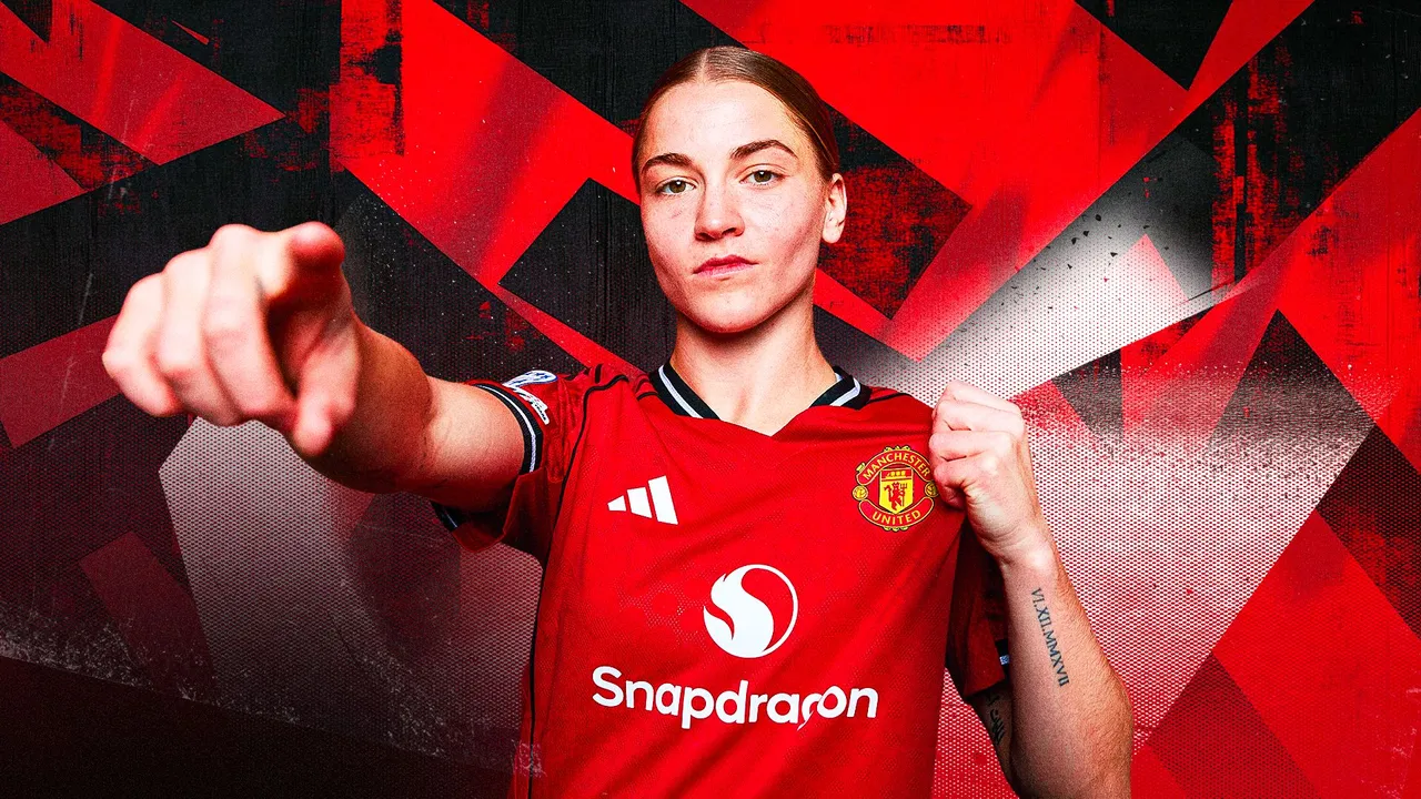 جيس بارك تكشف كواليس انتقالها المثير من مانشستر سيتي إلى مانشستر يونايتد